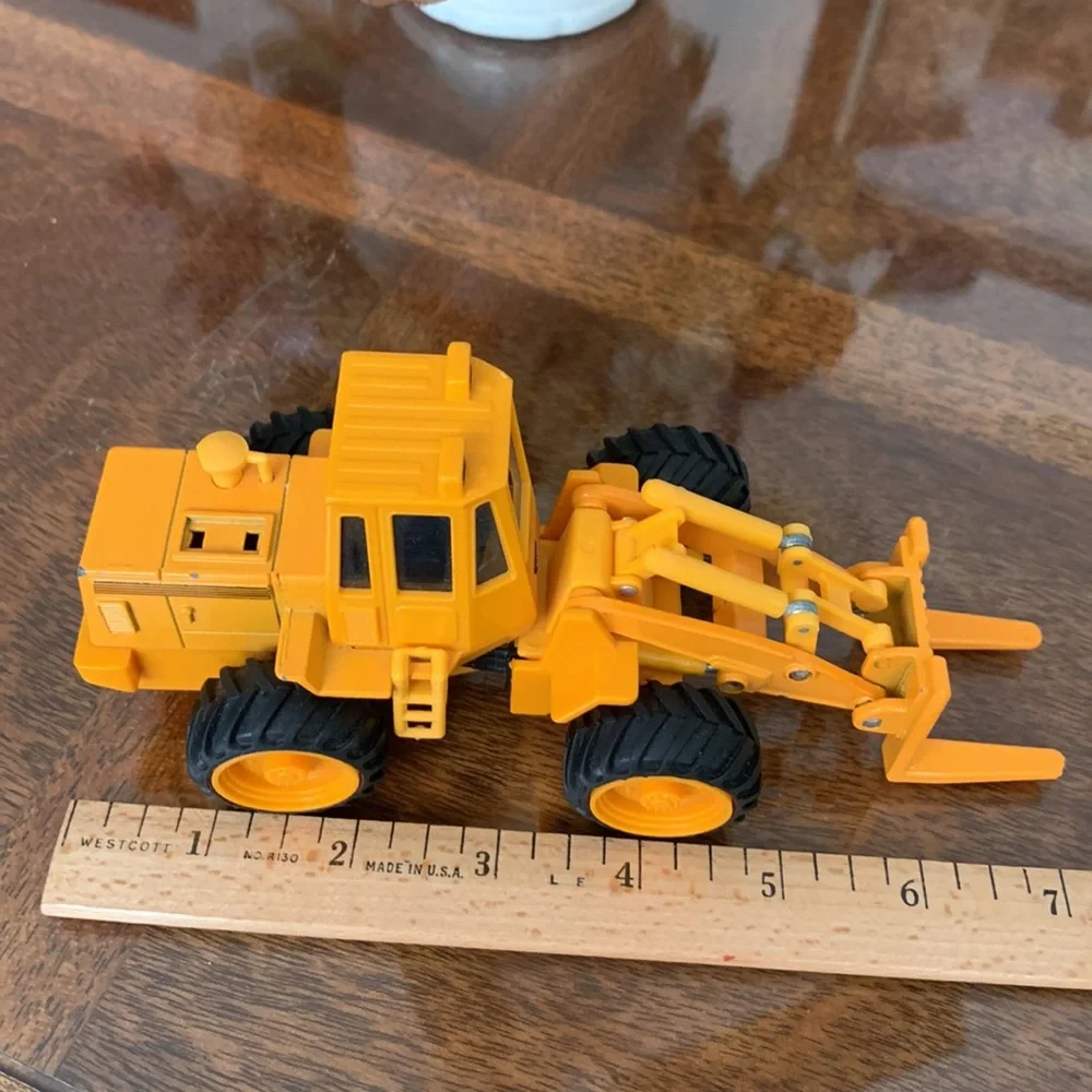 Fork Lift Construction Farm Vehicle Metal Toy Tractor Diecast Truck Vintage